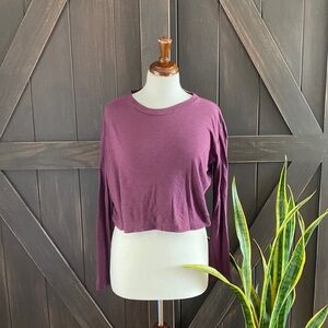 Pink VS Small plum long sleeve crop T-shirt